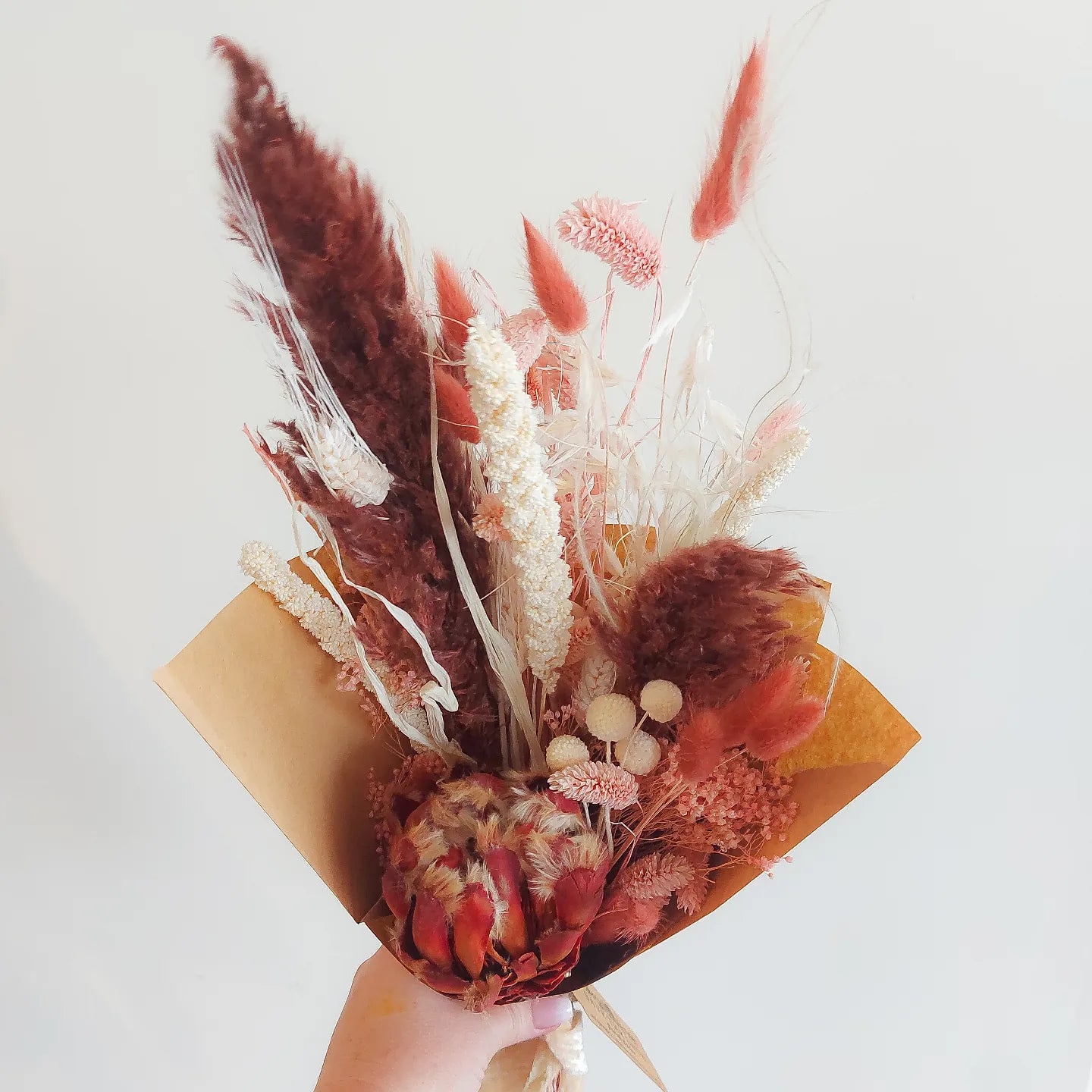 Dried flower bouquet