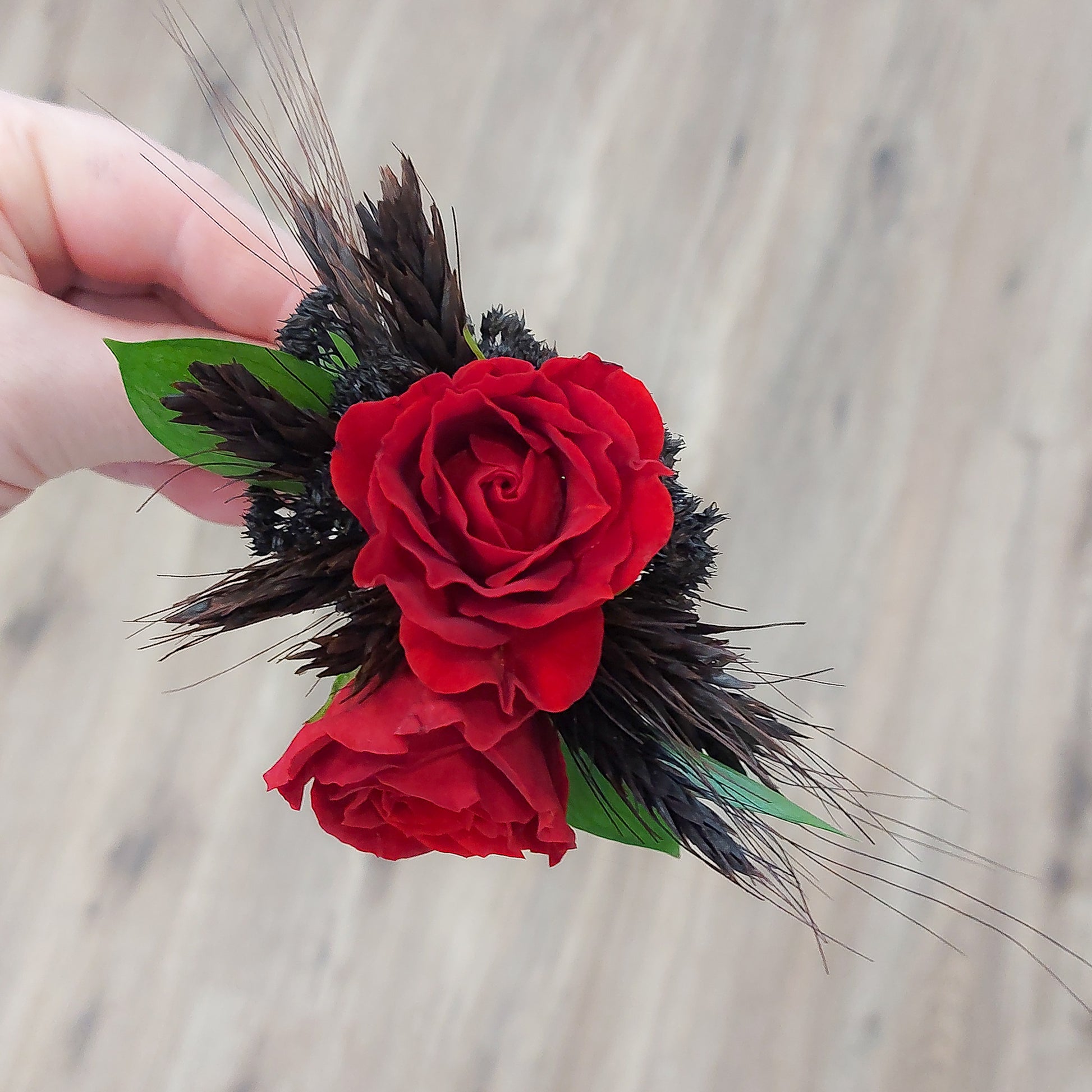 Fresh and dried corsage