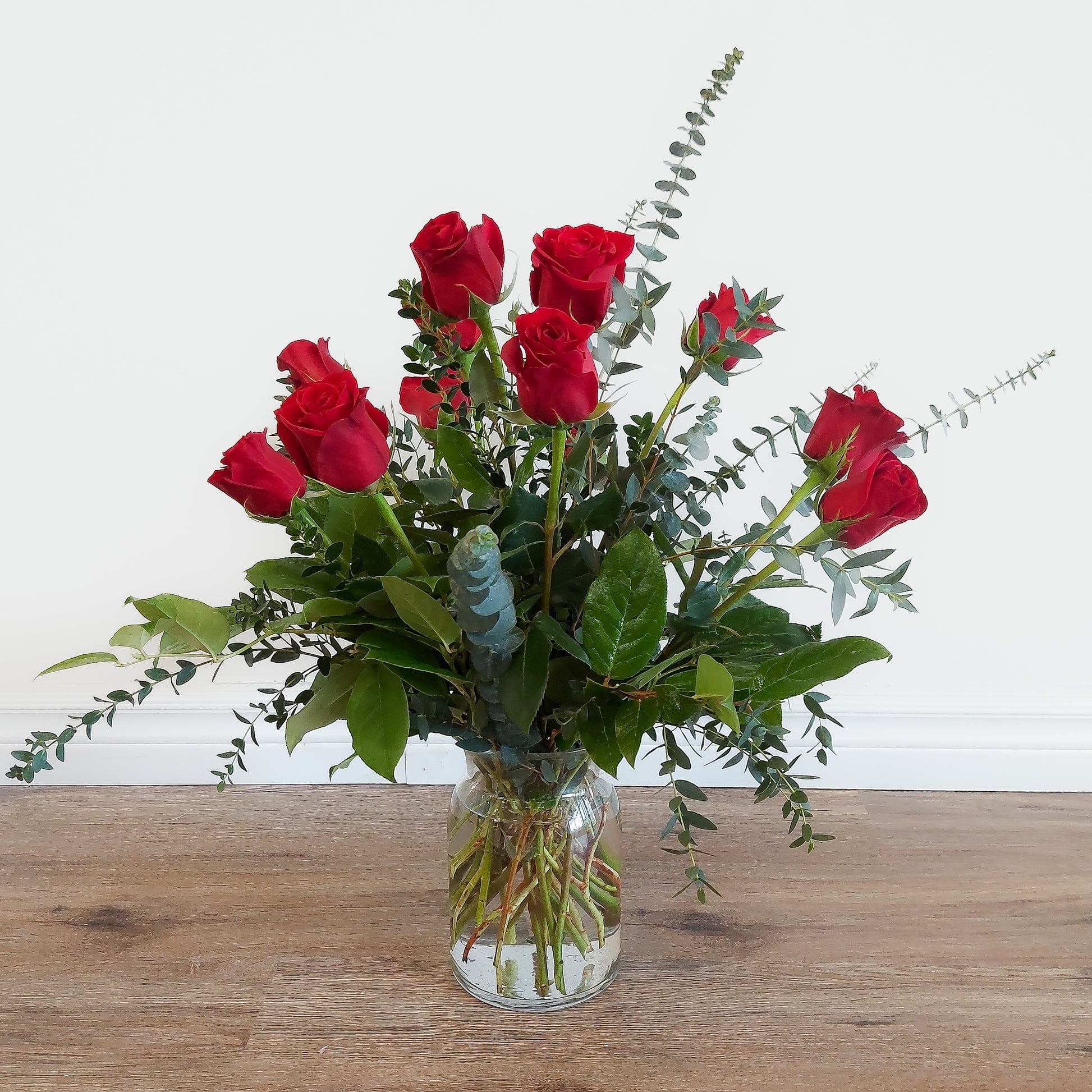 dozen red roses